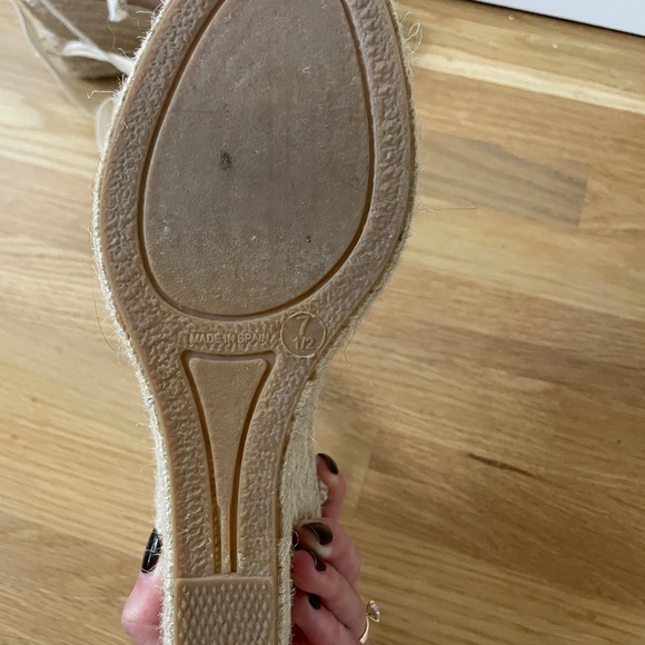 Classic Espadrilles Size 7.5 - Picture 3 of 7